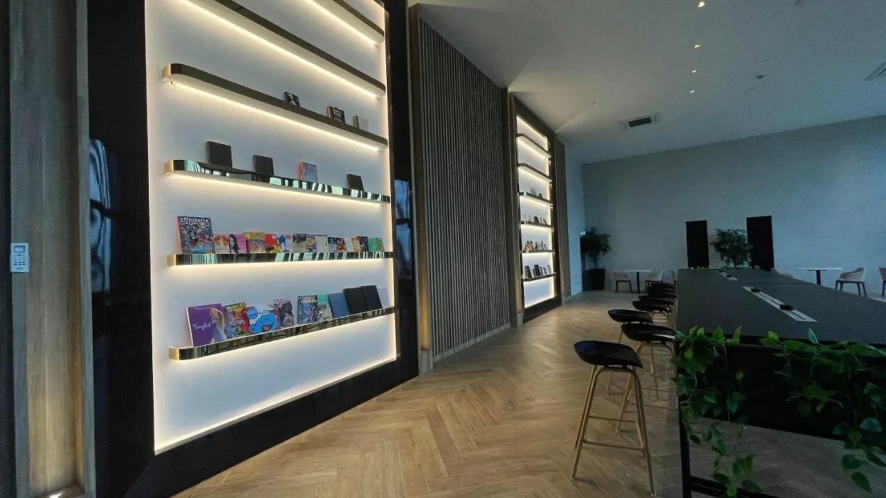 Beacon Executive Suite - City View - By Iz George Town