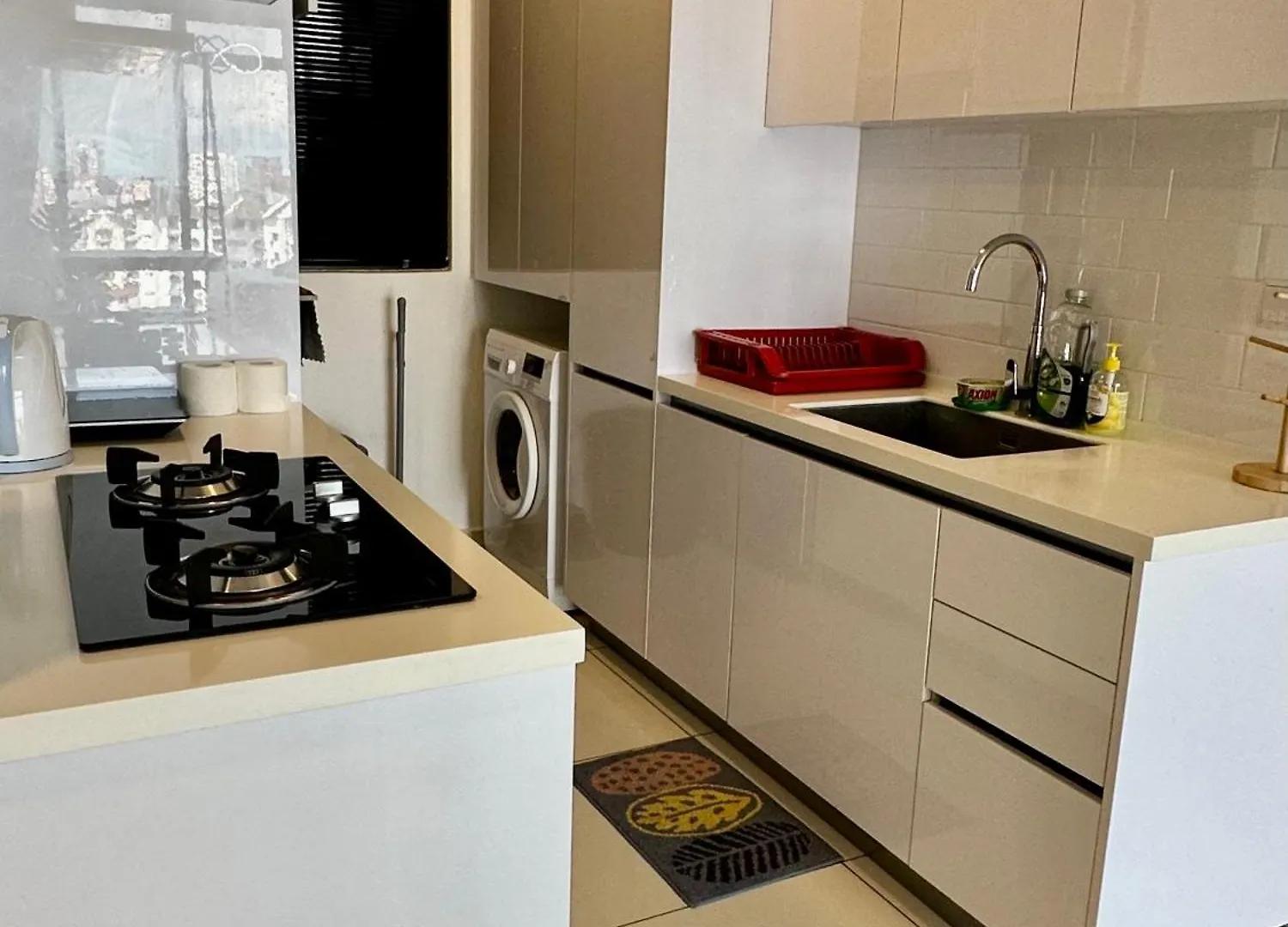 Beacon Executive Suite - City View - By Iz George Town